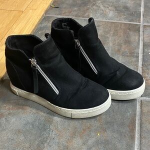 Steve Madden Black Ankle Booties with Zipper